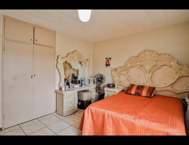 2 BEDROOM APARTMENT FOR SALE IN NEW REDRUTH